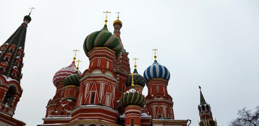 ВИДЕО: Москва, последний новогодний-2022 выходной, от Пятницкой через ГУМ и Никольскую улицу к Китай-городу ВИДЕО: Москва, последний новогодний-2022 выходной, от Пятницкой через ГУМ и Никольскую улицу к Китай-городу