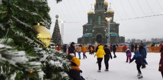 ВИДЕО: Каток в парке Патриот, Главный храм Вооруженных Сил РФ, канун Рождества 2022 ВИДЕО Каток в парке Патриот, Главный храм Вооруженных Сил РФ, канун Рождества 2022