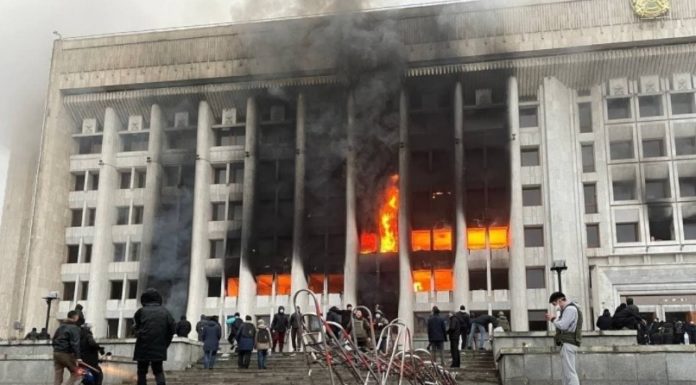 Иностранные террористы и боевики пытались совершить в Казахстане госпереворот и захватить власть в стране, заявил Президент РК К.Ж.Токаев Террористы пытались совершить в Казахстане госпереворот и захватить власть в стране, заявил Президент РК К.Ж.Токаев