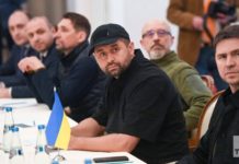 МЕРЗКИЙ ФАРС!! Зачем России переговоры с этим Табором из развязной укронацистской ГОПОТЫ?? Президент Путин, ЗАЧЕМ?!!! МЕРЗКИЙ ФАРС!! Зачем России переговоры с этим Табором развязной укронацистской ГОПОТОЙ ?? Президент Путин, ЗАЧЕМ?!!!