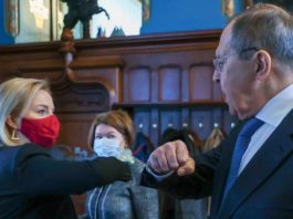 Кратко о переговорах главы МИД Лаврова с недалекой коллегой и русофобом мадам Лиз Трасс — «Разговор немого с глухим» Кратко о переговорах главы МИД Лаврова с недалекой коллегой и русофобом мадам Лиз Трасс - "Разговор немого с глухим"