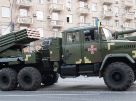 По наущению поганых англо-саксов из Пентагона и ЦРУ укронацисты ставят «ГРАДЫ» на улицах Киева, чтобы убивать своих же киевлян По наущению поганых англо-саксов из Пентагона и ЦРУ укронацисты ставят "ГРАДЫ" на улицах Киева, чтобы убивать своих же киевлян