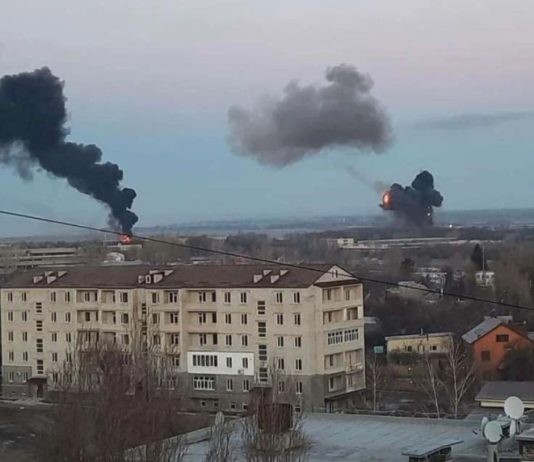 Пограничники профашистской Украины мирно сдаются, средства ПВО и военная инфраструктура авиабаз Укры выведены из строя Пограничники профашистской Украины мирно сдаются, средства ПВО и военная инфраструктура авиабаз Укры выведены из строя.
