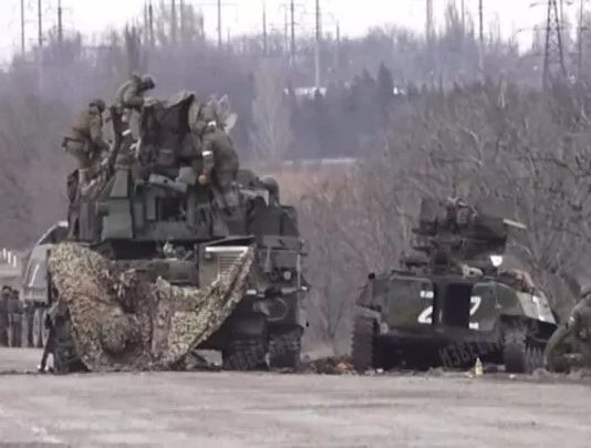 Подвиг российского солдата под Харьковом: погиб, закрыв своим телом украинских женщин от снарядов ВСУ Подвиг российского солдата под Харьковом: погиб, когда закрыл своим телом украинских женщин от снарядов ВСУ