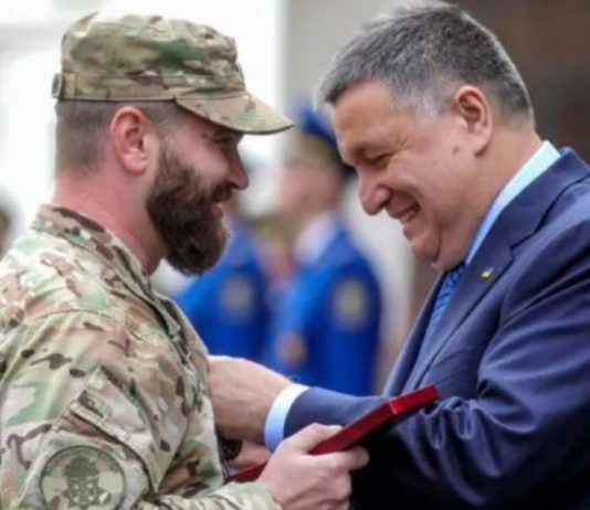 В Мариуполе «прижмурен» очередной нацист по кличке «Калина» — Святослав Паламара, замкомандира полка «Азов» В Мариуполе прижмурен очередной нацист «Калина» - замкомандира полка «Азов» Святослав Паламара