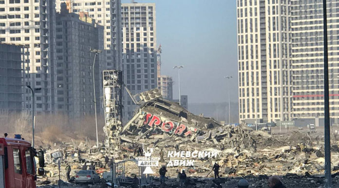 ВИДЕО: в Подольском районе Киева уничтожены укрофашистские боеприпасы и РСЗО «Град» вместе с ТРК Retroville, где нацики прятали всё это В Подольском районе Киева уничтожена укрофашистская РСЗО "Град" вместе с ТРК, где она пряталась за спинами киевлян