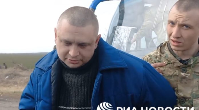 ВИДЕО: ЗамНачШтаба 503 отдельного батальона морской пехоты ВСУ в женской одежде пытался покинуть Мариуполь ВИДЕО: ЗамНачШтаба 503 отдельного батальона морской пехоты ВСУ в женской одежде пытался покинуть Мариуполь