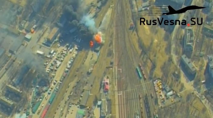 ВИДЕО: Чернигов, уничтожение укрофашистской военной техники и складов вооружений ВИДЕО: Чернигов, уничтожение укрофашистской военной техники и складов вооружений