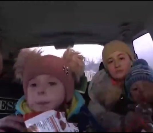 ВИДЕО: спасенная из Бугаса семья с детьми -«Солдаты ВСУ оккпуировали наш город, нас использовали как пушечное мясо» ВИДЕО спасенная семья с детьми из Бусага - Солдаты ВСУ оккупировали наш город, нас использовали как пушечное мясо..