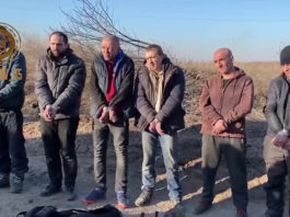 ВИДЕО: шайка укрофашистов попалась в руки чеченских воинов полка Рамзана Кадырова.. Жалкие, трусливые, всё осознали.. Твари! ВИДЕО: шайка укрофашистов попалась в руки чеченских воинов полка Рамзана Кадырова.. Жалкие, трусливые, всё осознали.. Твари!