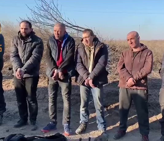 ВИДЕО: шайка укрофашистов попалась в руки чеченских воинов полка Рамзана Кадырова.. Жалкие, трусливые, всё осознали.. Твари! ВИДЕО: шайка укрофашистов попалась в руки чеченских воинов полка Рамзана Кадырова.. Жалкие, трусливые, всё осознали.. Твари!