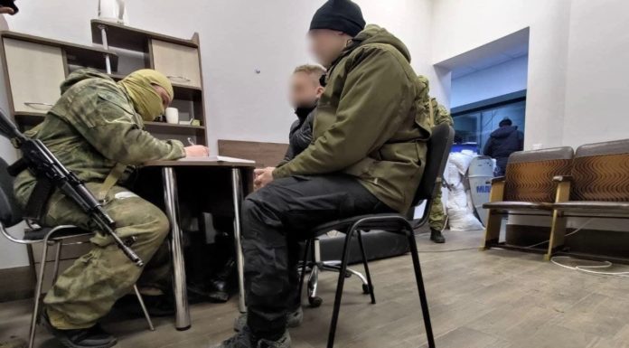 Жители Мелитополя начали сдавать огнестрельное оружие российским военным, «за себя и за того парня..» Жители Мелитополя начали сдавать огнестрельное оружие российским военным, "за себя и за того парня.."