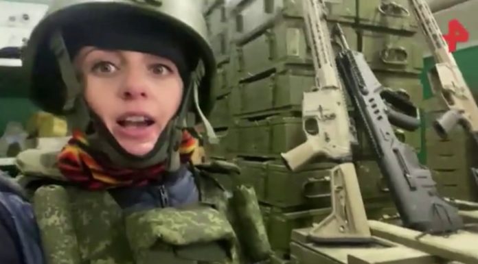ВИДЕО: вскрыты колоссальные склады оружия на Запорожской АЭС, репортаж корреспондента Мери Бадунц Корреспондент «Известий» Мери Бадунц показала склад с боеприпасами, который находится на территории Запорожской АЭС
