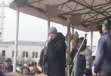 ВИДЕО: Мэр Славутича обратился к жителям о мирном беспрепятственном вводе российских военных Мэр Славутича по итогам переговоров с российскими военными выступил перед народом