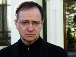 Президент Путин! Гнать бы в шею таких либерастов, как Мединский, сыгравший роль пособника иудеев Ротшильдов в лице жида Ромы Абрамовича!! Президент Путин! Гнать бы в шею таких либерастов, как Мединский, сыгравшего роль пособника иудеев Ротшильдов в лице жида Ромы Абрамовича!!