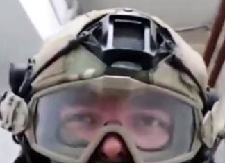 ВИДЕО: Российский Спецназ благодарит россиян за поддержку в уничтожении фашизма на Украине Российский спецназ из Украины передаёт слова благодарности гражданам России за поддержку вооружённых сил