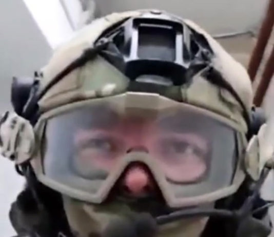 ВИДЕО: Российский Спецназ благодарит россиян за поддержку в уничтожении фашизма на Украине Российский спецназ из Украины передаёт слова благодарности гражданам России за поддержку вооружённых сил