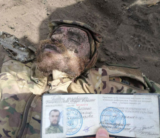 ВИДЕО: укронацисты полка «Азов», удирая из «Азовстали» (Мариуполь) на вертолете, стали экпонатами музея судебно-медицинской экспертизы Укронацисты полка "Азов", пытаясь удрать из "Азовстали" в Мариуполе на вертолете, стали экпонатами музея судебно-медицинской экспертизы