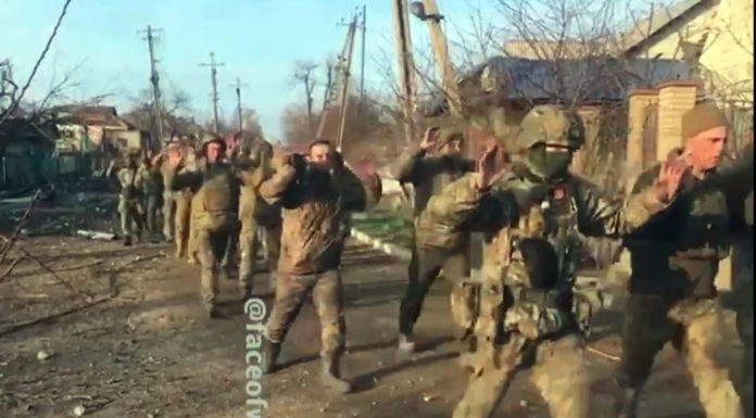 ВИДЕО: 267 хохлов, укрофашистов морпехов ВСУ в Мариуполе сдались в плен ВИДЕО: 267 пленных хохлов, укрофашистов морпехов ВСУ в Мариуполе сдались в плен