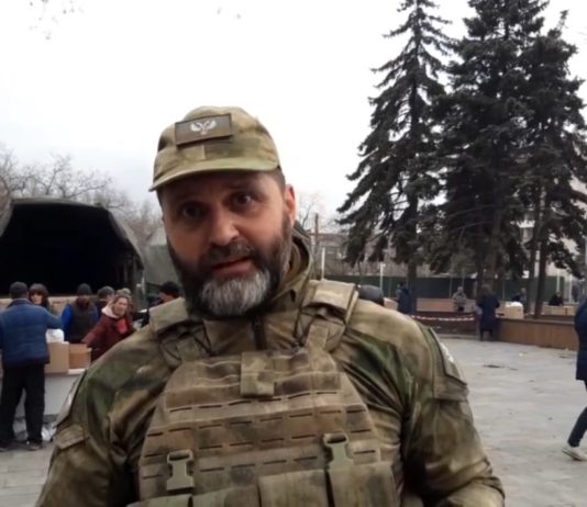 ВИДЕО из Мариуполя: гуманитарная помощь от российской армии и жителей всей России мариупольцам, армия и народ вместе ВИДЕО из Мариуполя: гуманитарная помощь от российской армии и жителей всей России мариупольцам, армия и народ вместе