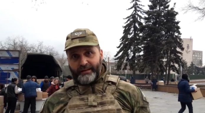 ВИДЕО из Мариуполя: гуманитарная помощь от российской армии и жителей всей России мариупольцам, армия и народ вместе ВИДЕО из Мариуполя: гуманитарная помощь от российской армии и жителей всей России мариупольцам, армия и народ вместе