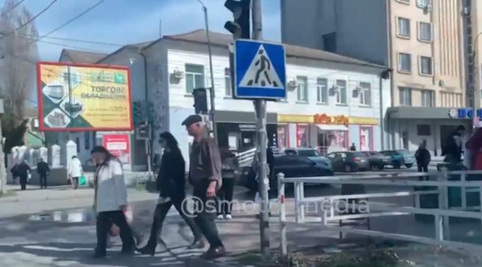 ВИДЕО: освобожденный армией России от укрофашистоо Херсон живет мирной спокойной жизнью ВИДЕО: освобожденный армией России от укрофашистоо Херсон живет мирной спокойной жизнью