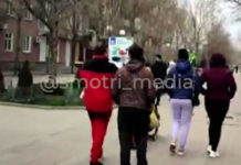 Видео от мирного жителя из Бердянска: «В городе налаживается жизнь, дешевеют продукты, спокойно стало». Видео от мирного жителя из Бердянска: "В городе налаживается жизнь, дешевеют продукты, спокойно стало".