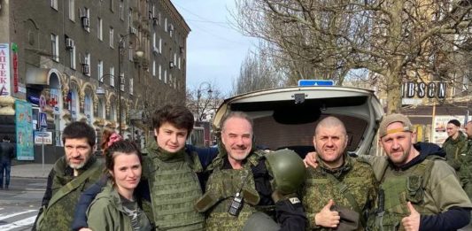 Истинная русская творческая интеллигенция сейчас в Донецке вместе с армией и народом, а не в Израилях «бабки спасает» Истинная русская творческая интеллигенция сейчас в Донецке вместе с армией и народом, а не в Израилях "бабки спасает"