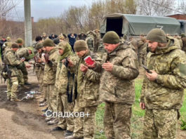 ВИДЕО Сладкова, Мариуполь-: более 1000 морпехов сдаются в плен армии ДНР из зоны завода Ильича с завода Ильича Мариуполя
