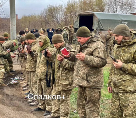 ВИДЕО Сладкова, Мариуполь-: более 1000 морпехов сдаются в плен армии ДНР из зоны завода Ильича с завода Ильича Мариуполя