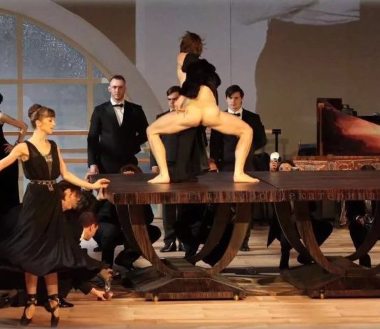 Наконец то закрыли «Гоголь-центр», клоаку в центре Москвы во главе с судимым извращенцем Серебренниковым Наконец то закрыли "Гоголь-центр", клоаку в центре Москвы во главе с судимым извращенцем Серебренниковым