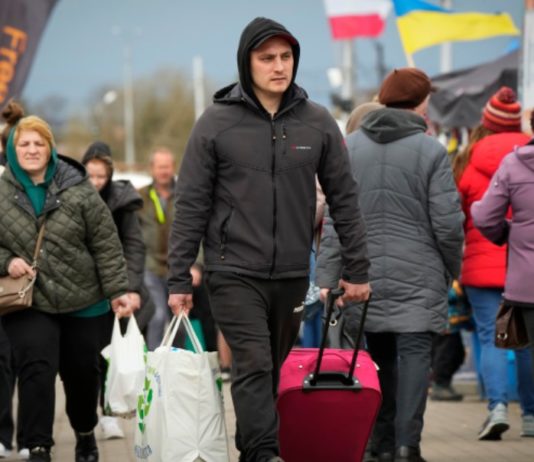 «Шиш вам!..», Польша прекратит с 1 июля выплаты удравшим с родины голодранцам-хохлам, идите работать! "Шиш вам!..", Польша прекратила выплаты удравшим с родины голодранцам-хохлам, идите работаь!