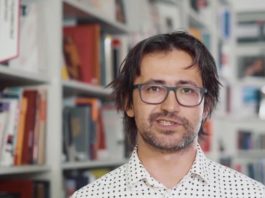 Россия очищается: бывший сотрудник Эрмитажа бездарь Дима Озерков издалека тявкает на Россию Россия очищается: бывший сотрудник Эрмитажа бездарь Дима Озерков издалека тявкает на Россию
