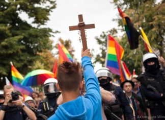 Госдума приняла в 3-м чтении Закон против ЛГБТ-сатанистов, содомитов и прочей нечисти Госдума приняла в 3-м чтении Закон против ЛГБТ-сатанистов, содомитов и прочей нечисти