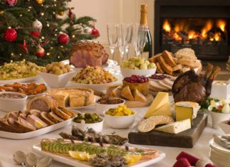 Во сколько обойдётся россиянам бюджетный новогодний стол на Новый 2023 год Во сколько обойдётся россиянам бюджетный новогодний стол на Новый 2023 год