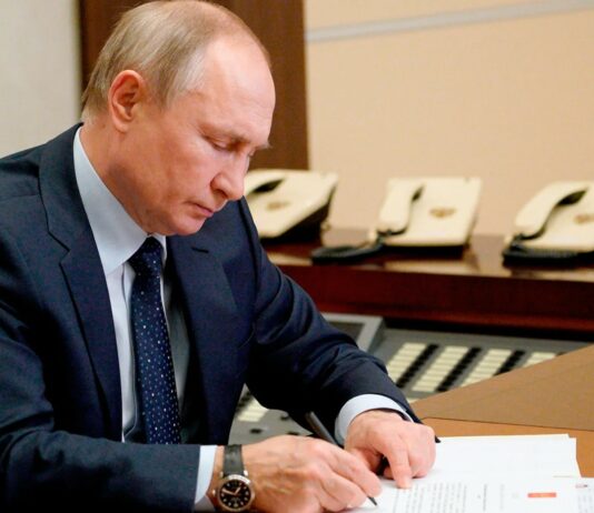 25 декабря 2023, В.В.Путин подписал ряд законов: о мат.капитале, о праве служить в Погранслужбе ФСБ, о добровольцах Росгвардии и др 25 декабря 2023 В.В.Путин подписал ряд законов: о мат.капитале, о праве служить в Погранслужбе ФСБ, о добровольцах Росгвардии и др
