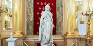 ВИДЕО, Екатерининский Зал: Золотой Шедевр Большого Царицынского Дворца императрицы Екатерины Великой в Москве ВИДЕО, Екатерининский Зал: Золотой Шедевр Большого Царицынского Дворца императрицы Екатерины Великой в Москве