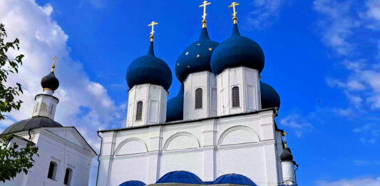 ВИДЕО: Мужской ставропигиальный ВЫСОЦКИЙ МОНАСТЫРЬ в Серпухове, Покровский и Зачатьевский храмы, р.Нара ВИДЕО: Мужской ставропигиальный ВЫСОЦКИЙ МОНАСТЫРЬ в Серпухове, Покровский и Зачатьевский храмы, р.Нара