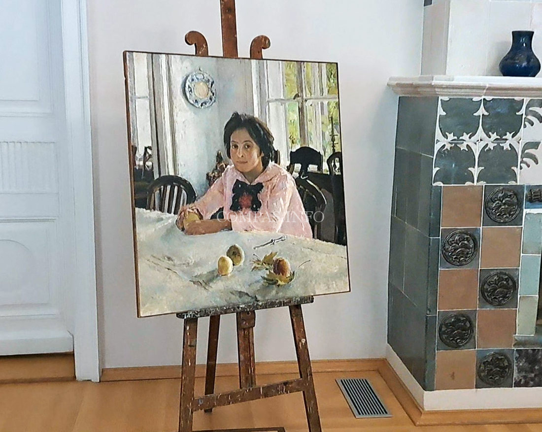 Девочка в персиками, копия картины в усадьбе Абрамцево, написана в 1980-х