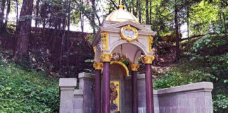 ВИДЕО: Святой источник преподобного Давида в Талеже в подворье монастыря «Вознесенская Давидова пустынь» Святой источник преподобного Давида в Талеже в подворье монастыря "Вознесенская Давидова пустынь"