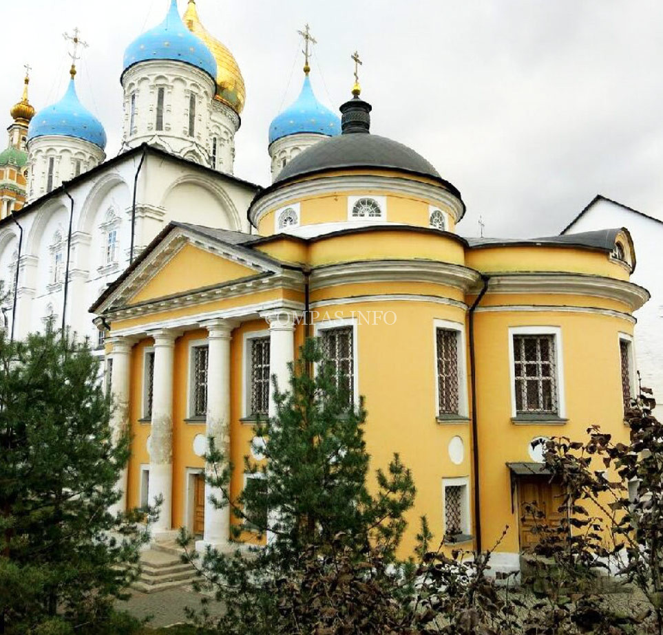 Храм иконы Божией Матери "Знамение" (XVIII век) с усыпальницей рода Шереметевых