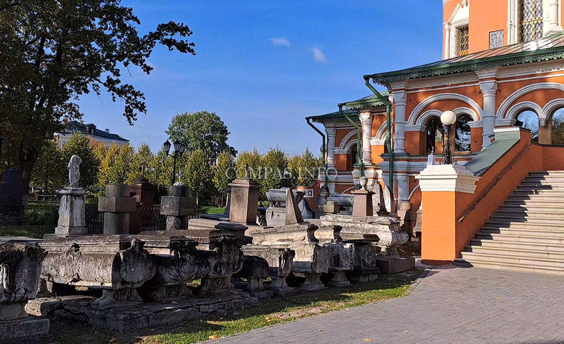 Некрополь Донского монастыря