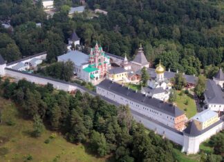 Саввино-Сторожевский монастырь: Звенигородская жемчужина в истории и культуре России Саввино-Сторожевский монастырь: Звенигородская жемчужина в истории и культуре России
