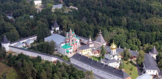 Саввино-Сторожевский монастырь: Звенигородская жемчужина в истории и культуре России Саввино-Сторожевский монастырь: Звенигородская жемчужина в истории и культуре России