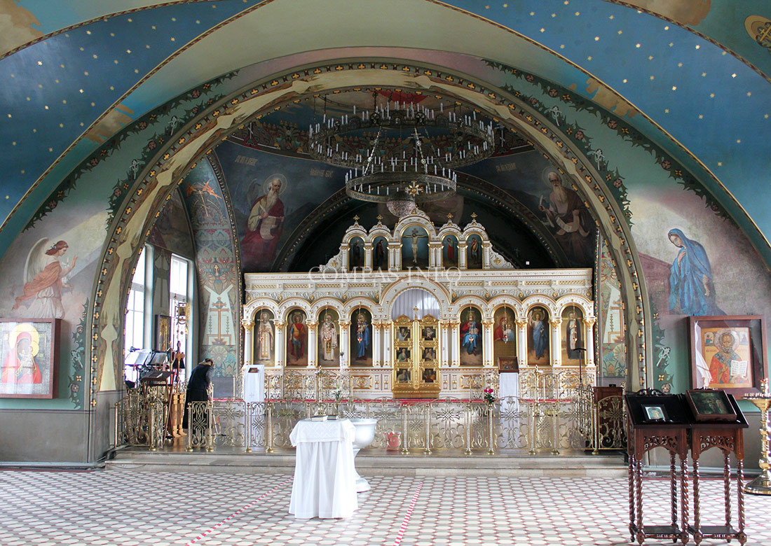 Храм Казанской иконы Божией Матери Рождественского монастыря, иконостас