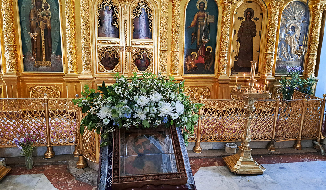 Аналой-и-Царские-Врата-Иконостас-Храма-Архангела-Гавриила-на-Чистом-Пруду