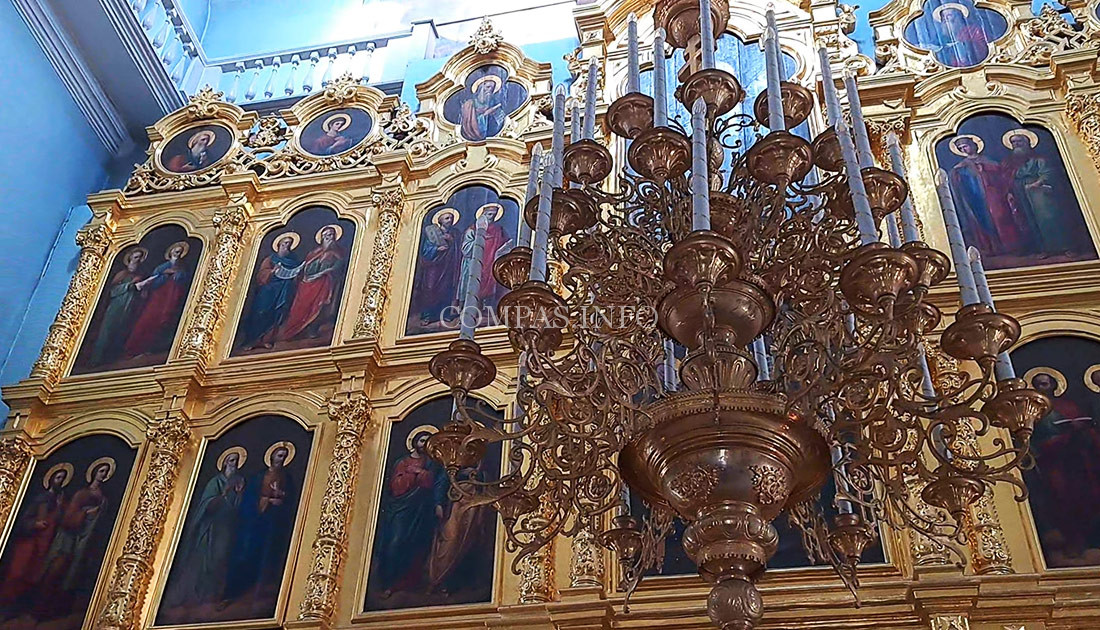 Иконостас-Храма-Архангела-Гавриила-на-Чистом-Пруду,-левая-сторона