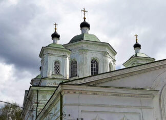 Кафедральный Вознесенский Собор в Кашине: Тверская православная святыня на берегу реки Кашинки Кафедральный Вознесенский Собор в Кашине: Тверская православная святыня на берегу реки Кашинки