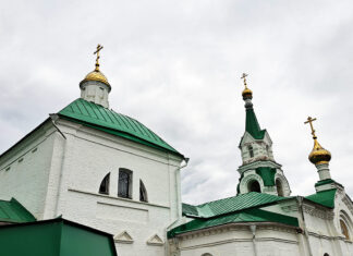 Храм Рождества Христова в Звенигороде: от патриарших грамот XVII века до возрождения в XXI столетии Храм Рождества Христова в Звенигороде: от патриарших грамот XVII века до возрождения в XXI столетии