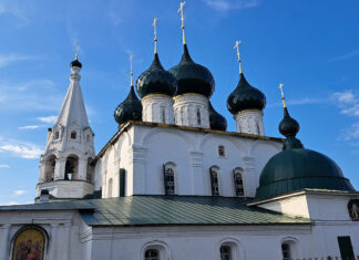 Церковь Спаса на Городу — Ярославская святыня, хранительница православных реликвий Церковь Спаса на Городу — Ярославская святыня, хранительница православных реликвий